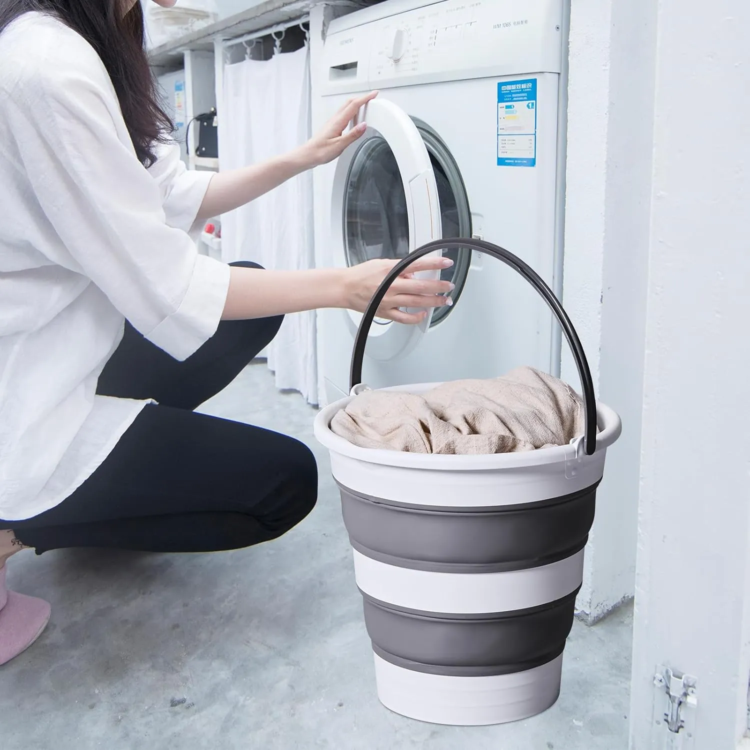 15L/4 Gal Large Collapsible Bucket with Handle - Portable Silicone Mop Bucket for Cleaning, Camping, Car Washing - Space-Saving for Outdoor, Fishing, Household  Pair of Silicone Gloves for Free