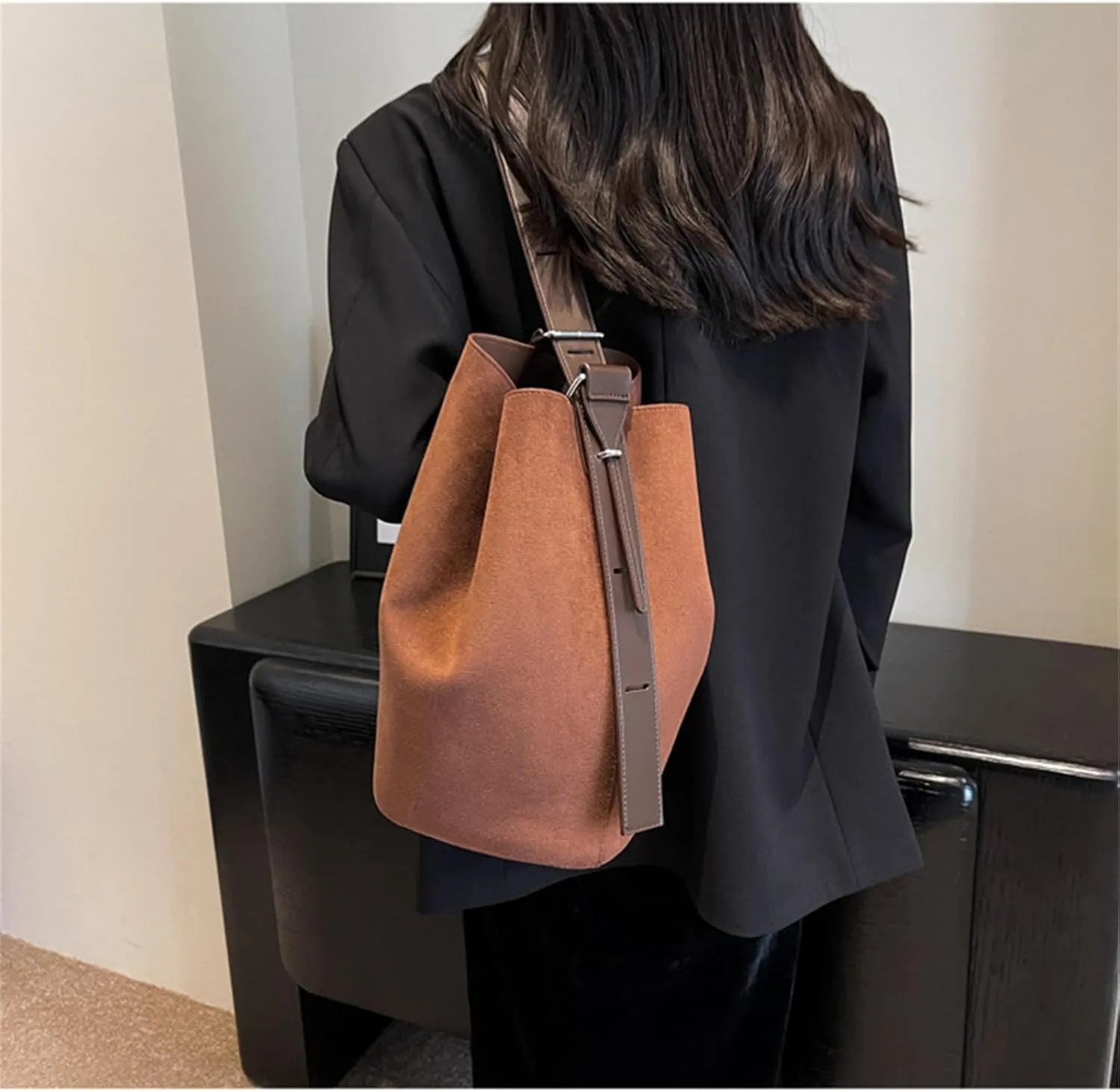 Women Suede Bucket Bag 2025 Fall Bags Trendy Brown Tote Vintage Shoulder Handbag with Pouch Work Purses
